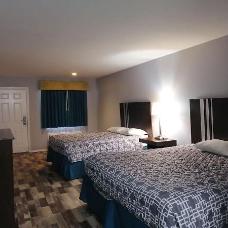 Riata Inn - Crystal City Eksteriør billede