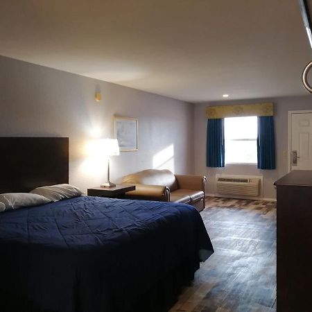 Riata Inn - Crystal City Eksteriør billede