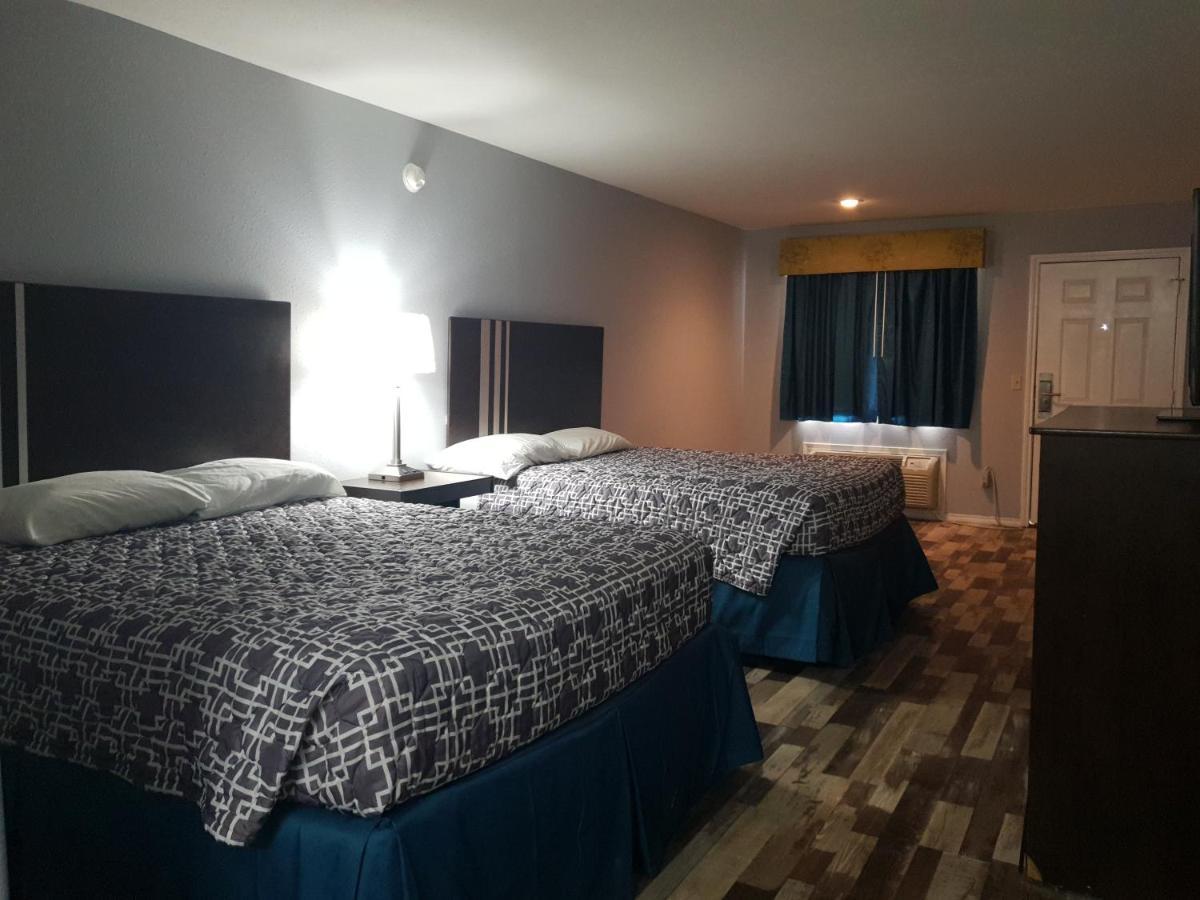 Riata Inn - Crystal City Eksteriør billede